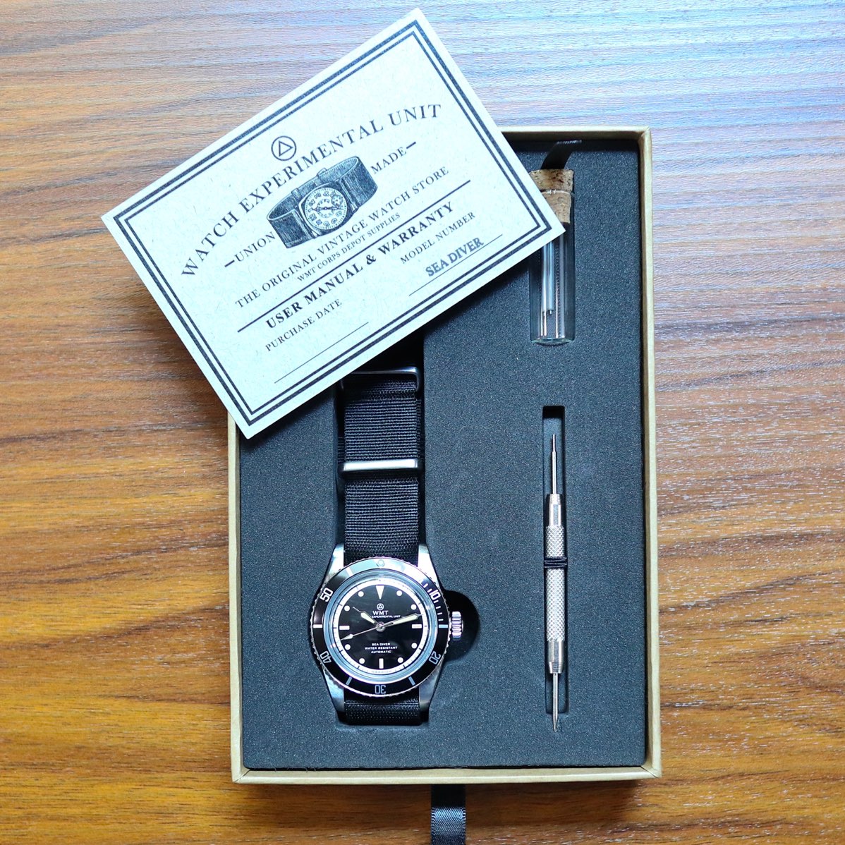 18,900円激レア　ミツトヨ　腕時計  非売品