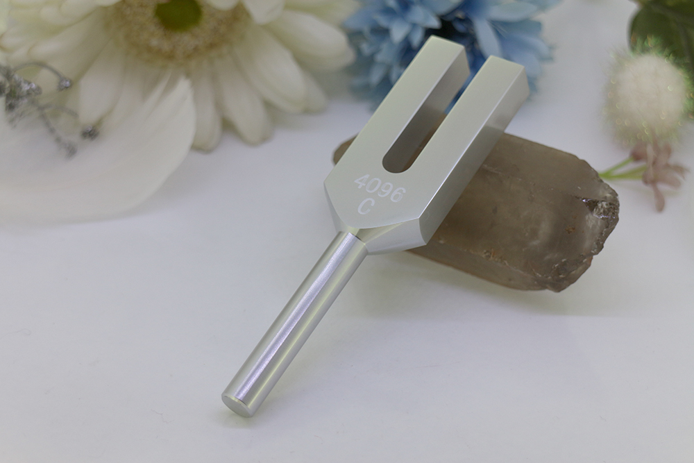 音叉クリスタルチューナー4096Hz＋スモーク水晶つきの画像