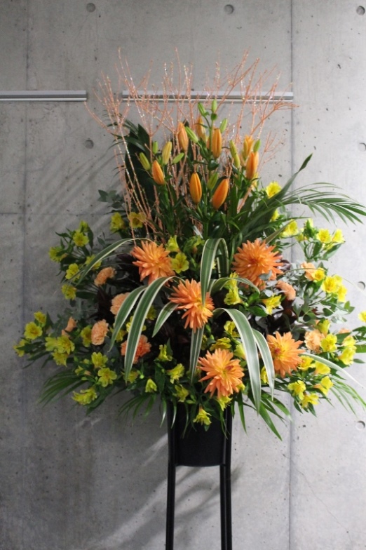 お祝いスタンド花の画像