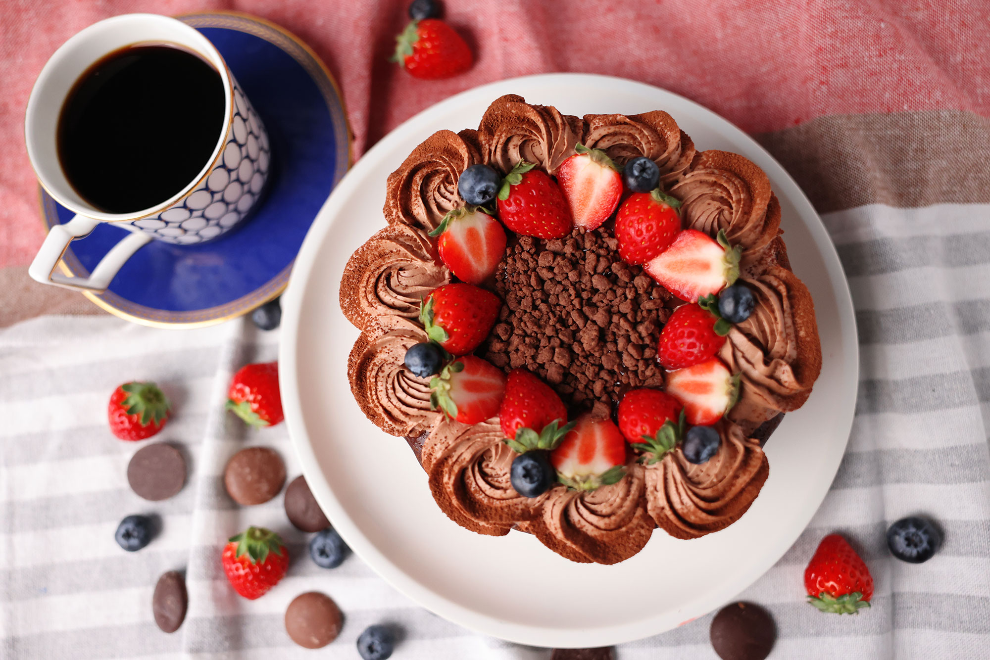 バースデーケーキ　チョコレートケーキの画像