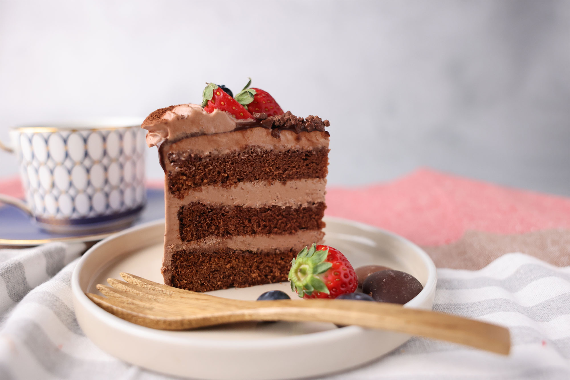 バースデーケーキ　チョコレートケーキの画像