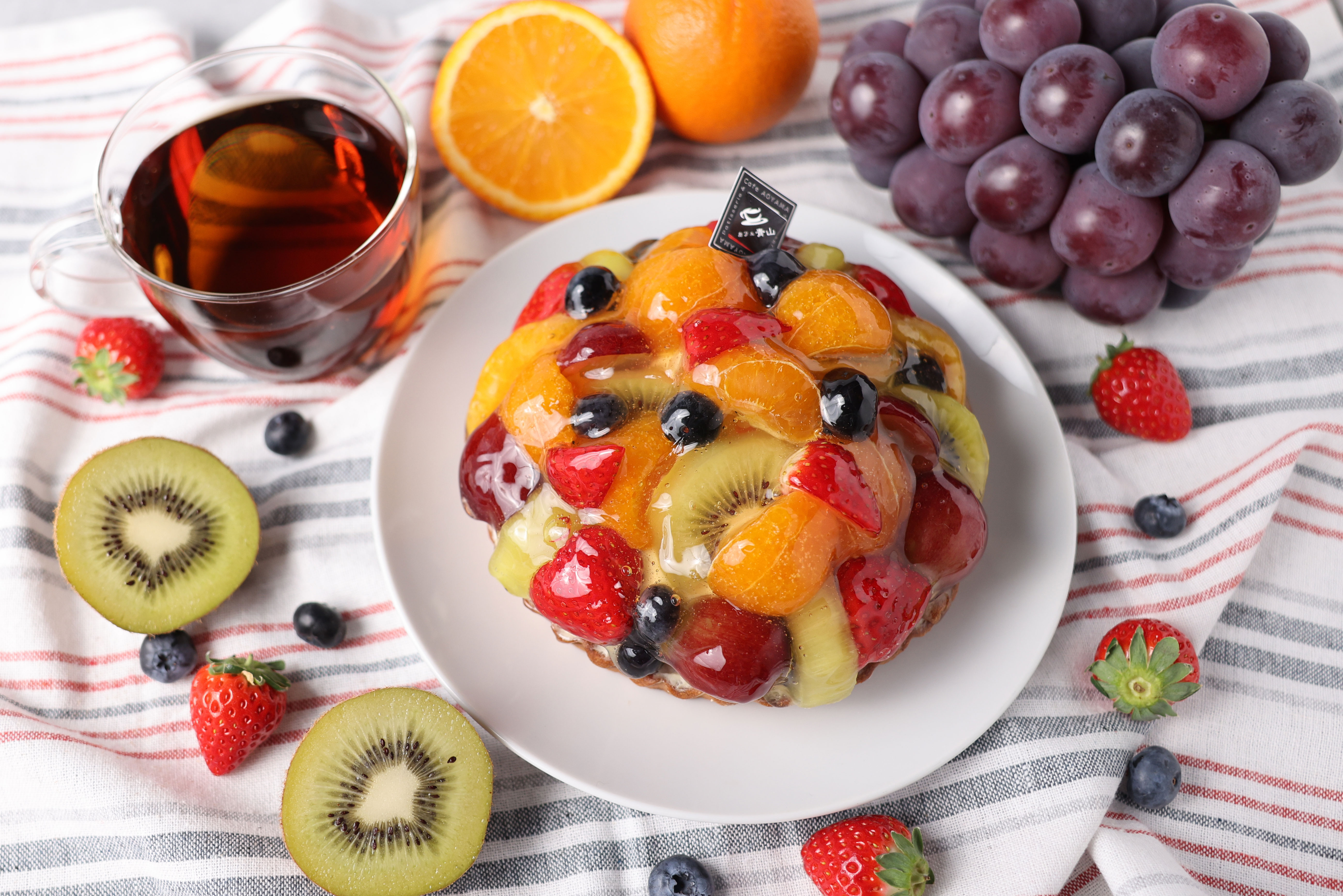 バースデーケーキ　フルーツタルトの画像