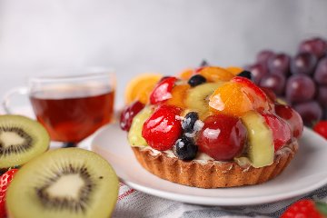 バースデーケーキ　フルーツタルトの画像