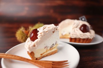 バースデーケーキ　モンブランタルトの画像