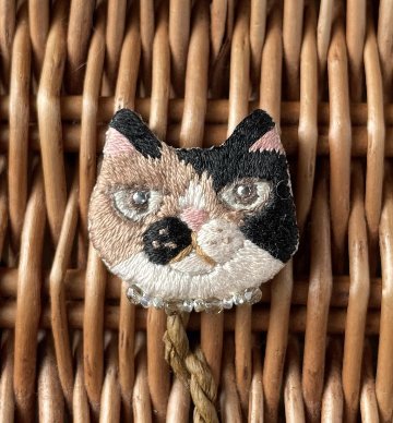 ハンドメイド猫さん刺繍アクセサリー画像
