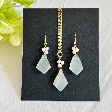 ムーンストーンと淡水パールのピアス・イヤリング＆ネックレス_14kgfの画像