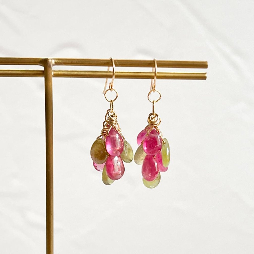 「秋の実りたわわグレープ」サファイアのピアス・イヤリング_ピンクグリーン_14kgfの画像