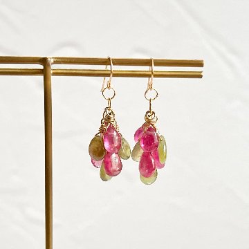 「秋の実りたわわグレープ」サファイアのピアス・イヤリング_ピンクグリーン_14kgfの画像