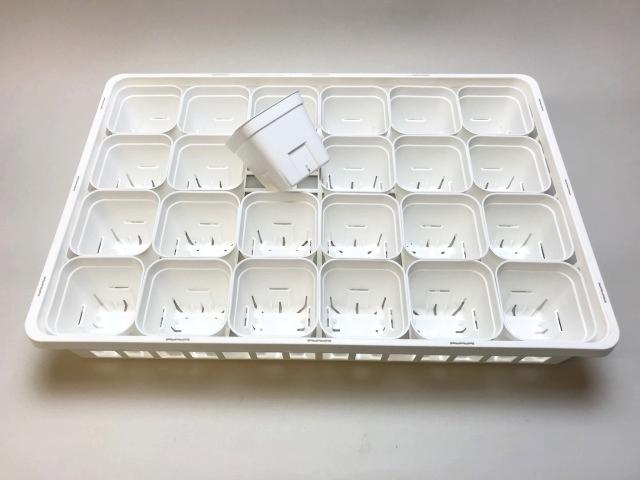 生産者仕様の園芸トレイ：白 (大)＋プレステラ90-白(トレイ1枚＋24鉢