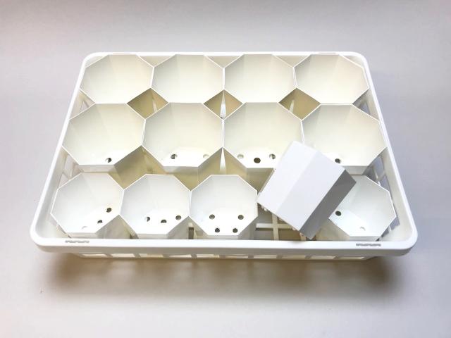 生産者仕様の園芸トレイ：白 (ハーフ)＋八角縁切立白プラ鉢-MIX(トレイ1枚＋2.5号×8鉢/2号×5鉢付きで1セット)の画像