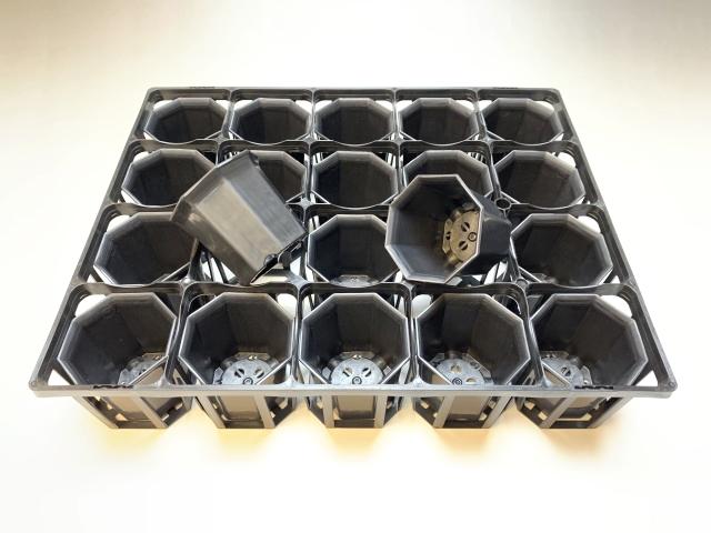7.5cmポットや2号鉢用四角型枠トレイ：ハーフ標準型[H6.4cm]-20鉢用＋八角縁広プラ鉢-2号小-黒(トレイ1枚＋20鉢付きで1セット)[*]の画像