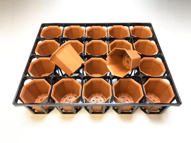 7.5cmポットや2号鉢用四角型枠トレイ：ハーフ標準型[H6.4cm]-20鉢用＋八角縁広プラ鉢-2号小-茶(トレイ1枚＋20鉢付きで1セット)の画像