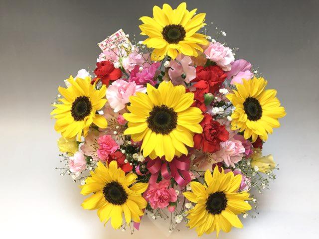ひまわり6本＋季節のアソート花入 フラワーアレンジメント-小(生花140規格)の画像
