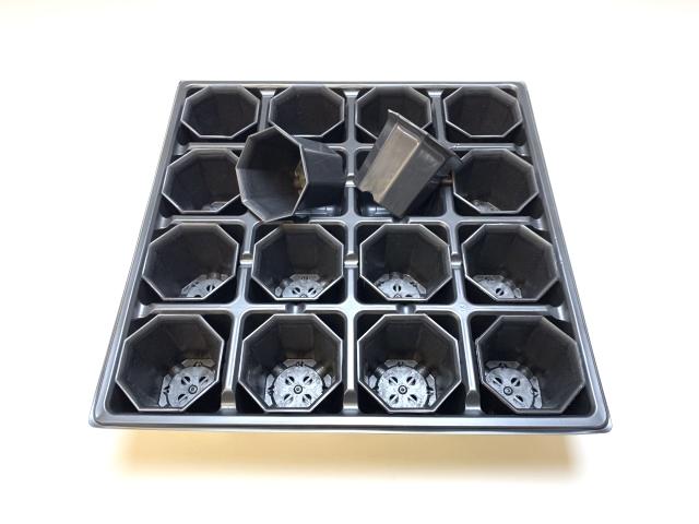2号プラ鉢ぴったり整理トレイ-薄(ソフト)＋八角縁広プラ鉢-2号小-黒(トレイ1枚＋16鉢付きで1セット)の画像