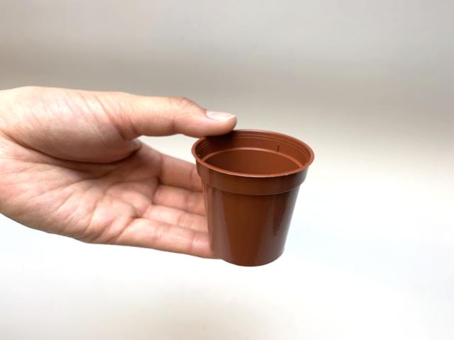 1.8号プラ鉢スマート型-ミニサイズ【茶】画像