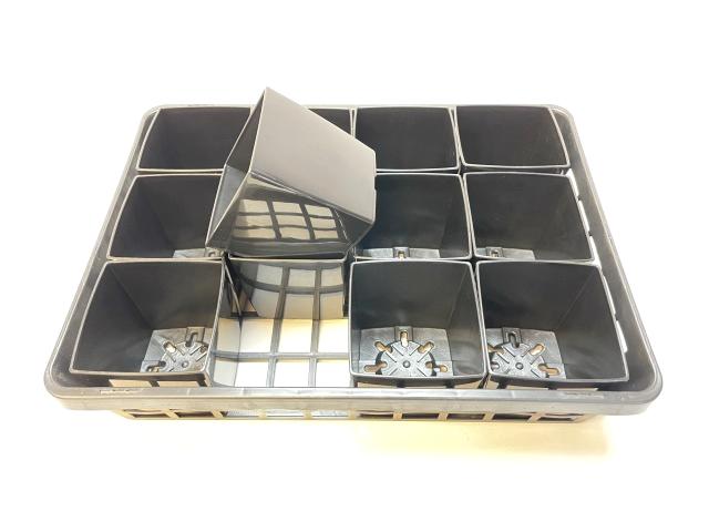 生産者仕様の園芸トレイ：黒 (ハーフ)＋3.5号-スクウェアどっしり型プラ鉢-黒(トレイ1枚＋12鉢付きで1セット)[254GB]の画像