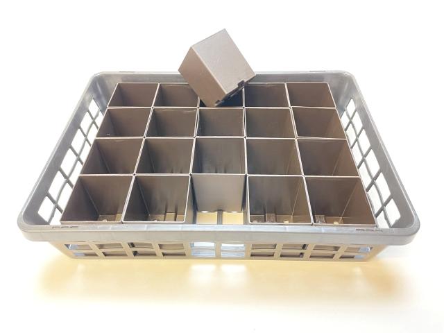 生産者仕様の園芸トレイ：黒 (ハーフ)＋シンプルでマットなプラ鉢2号こげ茶-四角(トレイ1枚＋20鉢付きで1セット)の画像