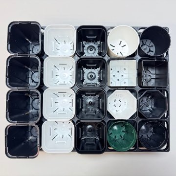 7.5cmポットや2号鉢用四角型枠トレイ：ハーフ浅型[H5.5cm]-20鉢用＋スリット鉢-2号緑(トレイ1枚＋20鉢付きで1セット)の画像