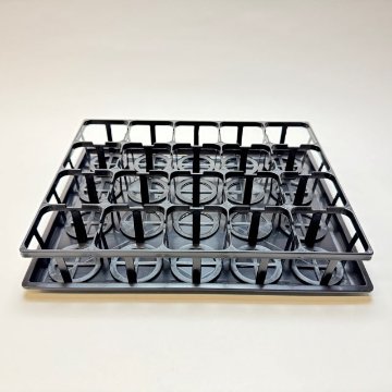 7.5cmポットや2号鉢用四角型枠トレイ：ハーフ浅型[H5.5cm]-20鉢用＋八角縁広プラ鉢-2号小-黒(トレイ1枚＋20鉢付きで1セット)[*]の画像
