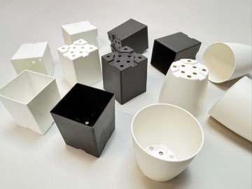 シンプルでマットなプラ鉢2号白-四角[w]の画像