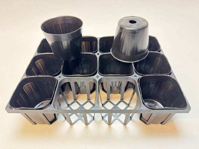 9cmポットや2.5～3号鉢用四角型枠(プレステラ90対応)トレイ：ハーフ-12鉢用＋9cmポット(トレイ1枚＋12鉢付きで1セット)の画像