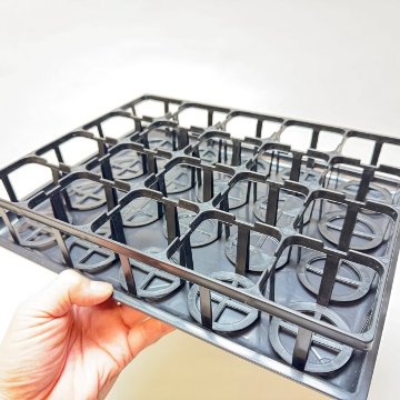 7.5cmポットや2号鉢用四角型枠トレイ：ハーフ浅型[H5.5cm]-20鉢用＋プレステラ75-(2号相当)-黒[四角]●(トレイ1枚＋20鉢付きで1セット)の画像