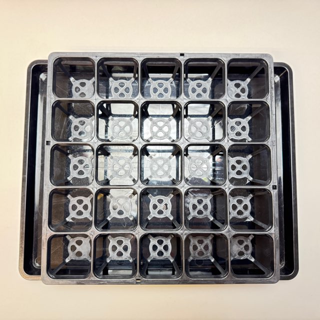 ★不規則まだら模様※深＊園芸ハーフトレイ(プレステラ90型ハーフトレイ対応)・育苗箱ハーフ・かごトレーハーフ等に使える受け皿＊深型(底面給水)幅36×奥29×高2.5(cm)※空受皿(ソーサー)1枚の画像