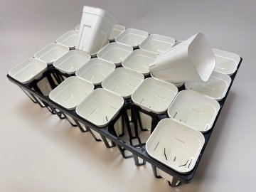 プレステラ深鉢専用★-90対応四角枠トレイ：24鉢用(黒)＋プレステラ深鉢90-白☆(トレイ1枚＋24鉢付きで1セット)[254GB]の画像