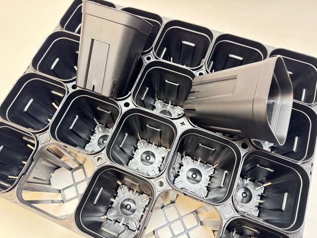 プレステラ深鉢専用★-105対応四角枠トレイ：20鉢用(黒)＋プレステラ深鉢105-黒★(トレイ1枚＋20鉢付きで1セット)[254GB]の画像