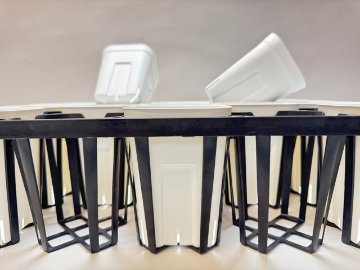 プレステラ深鉢専用★-105対応四角枠トレイ：20鉢用(黒)＋プレステラ深鉢105-白☆(トレイ1枚＋20鉢付きで1セット)[254GW]の画像