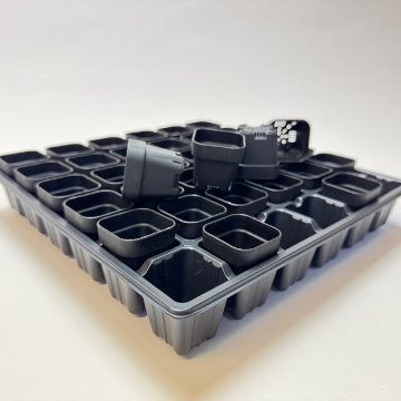 1号プラ鉢ぴったり整理トレイ：深型-薄(ソフト)＋1.3号四角極小ミニスリット浅型鉢45型-黒(トレイ1枚＋36鉢付きで1セット)の画像