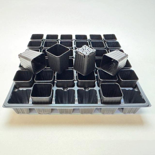 1号プラ鉢ぴったり整理トレイ：深型-薄(ソフト)＋1.3号スマートロング-ミニスリット深鉢50型-黒(トレイ1枚＋36鉢付きで1セット)の画像