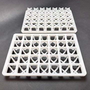 ミニプラ鉢1号・1.3号鉢対応-白色ミニトレイ-35(5×7)鉢用＊(約)A4サイズ相当※1枚売＊多肉・塊根植物・アガベ・ハオルチア・アデニウム・パキポディウム・実生の画像