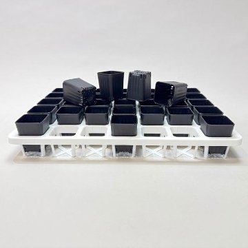 ミニプラ鉢1号・1.3号鉢対応-白色ミニトレイ-35(5×7)鉢用＋1.3号スマートロング-ミニスリット深鉢50型-黒(トレイ1枚＋35鉢付きで1セット)の画像