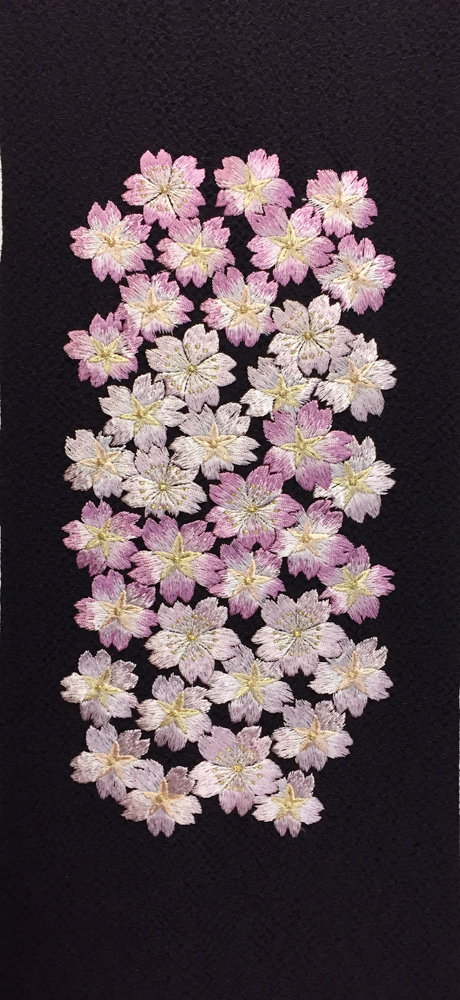 刺繍［黒］桜づくし柄半衿の画像