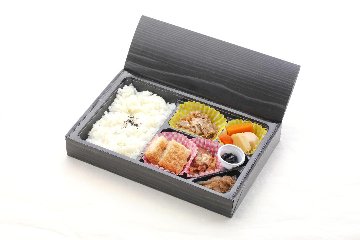 101 生姜焼き・とんかつ弁当の画像