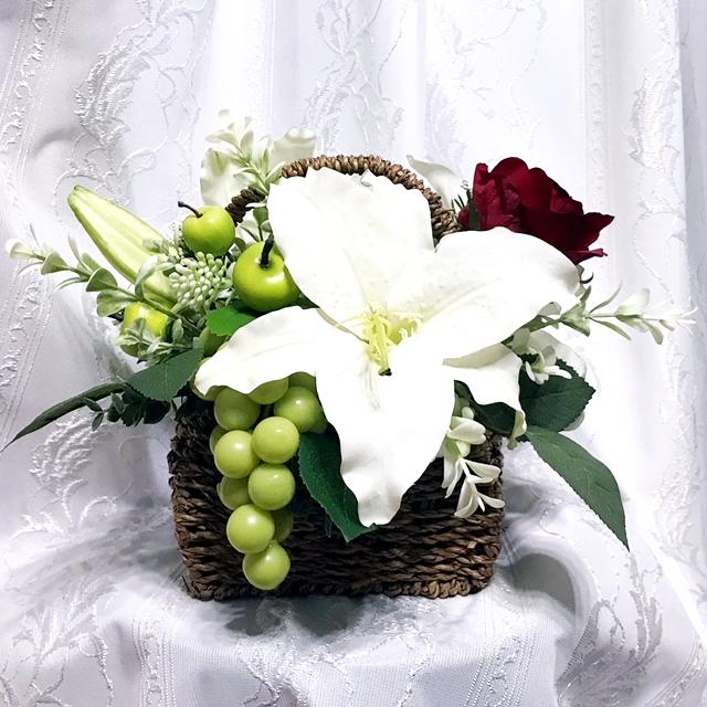 造花・アートフラワー　ユリと薔薇のバスケットアレンジの画像