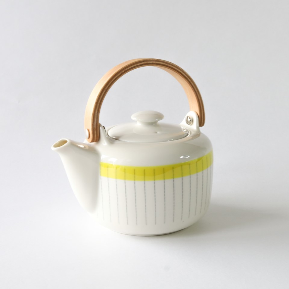 【食洗器OK】北欧デザインのかわいらしいデザインティーポット　たっぷり2杯分の画像