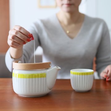 北欧デザインのかわいらしいティーカップ【食洗器OK】の画像