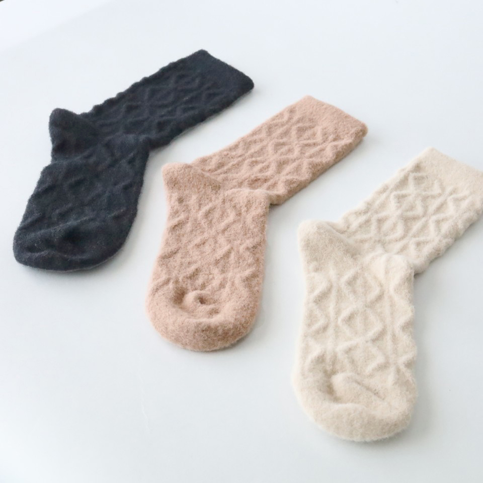 ウール（羊毛）混でふわもこ靴下「ポッポ」　冬の普段使いの靴下に。の画像