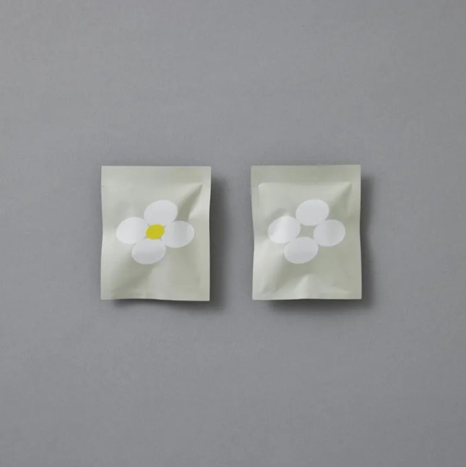 【可愛い缶入り】そのまま食べられる和漢素材を調合したノンカフェインティーの画像