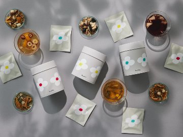 【可愛い缶入り】そのまま食べられる和漢素材を調合したノンカフェインティーの画像