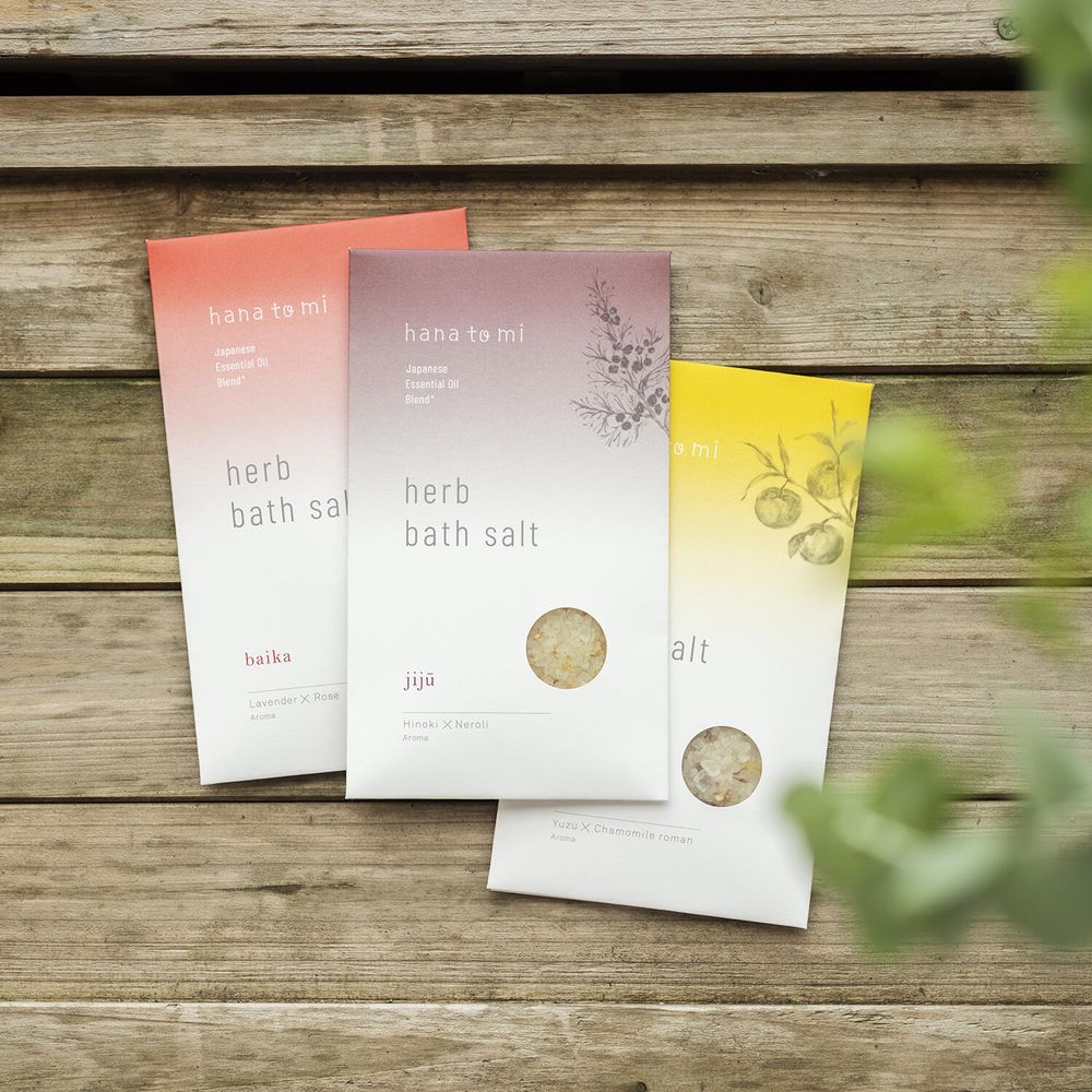 【べに花】更年期癒しの睡眠ギフトBOXセット（巡る紅花ブレンド茶、アロマバスソルト、五感アロマキャンドル、睡眠アロマミスト）の画像