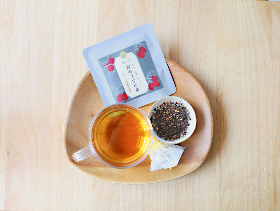 ゆるり宵の4点ギフトBOXセット（宵のなつめ茶・アロマキャンドル・ハーブバスソルト・シルクソックス）の画像