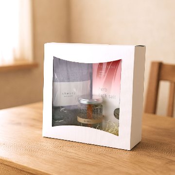 ゆるり宵の4点ギフトBOXセット（宵のなつめ茶・アロマキャンドル・ハーブバスソルト・シルクソックス）の画像