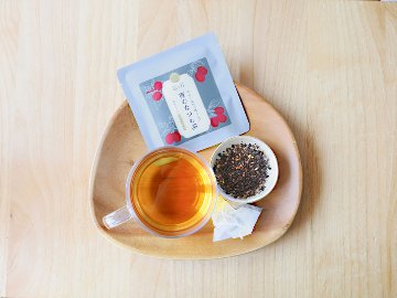 ゆるり宵の4点ギフトBOXセット（宵のなつめ茶・アロマキャンドル・ハーブバスソルト・シルクソックス）の画像