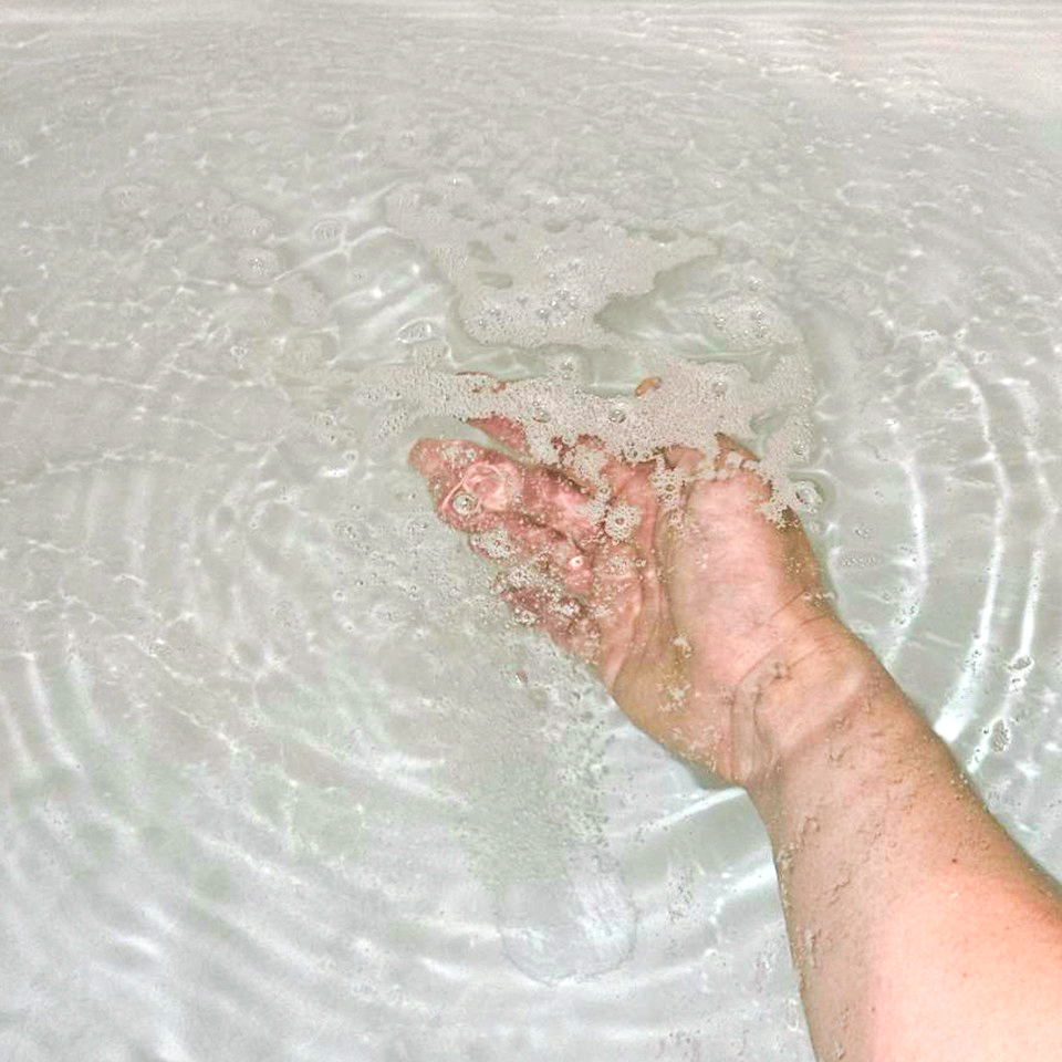 【無香料・無着色】まるで温泉のよう！重炭酸イオン入浴剤　炭酸泉タブレットの画像