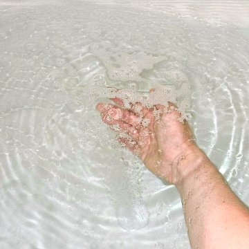 【無香料・無着色】まるで温泉のよう！重炭酸イオン入浴剤　炭酸泉タブレットの画像