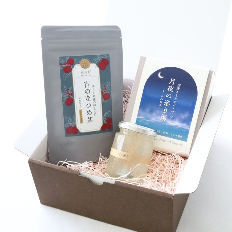 【なつめ】宵のなつめ茶とゆらぎ女性の為のギフトBOXセット（なつめ茶、よもぎ入浴剤、五感で感じるアロマキャンドル）の画像