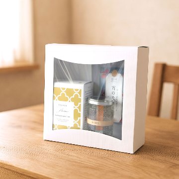 【なつめ】宵のなつめ茶とゆらぎ女性の為のギフトBOXセット（なつめ茶、よもぎ入浴剤、五感で感じるアロマキャンドル）の画像